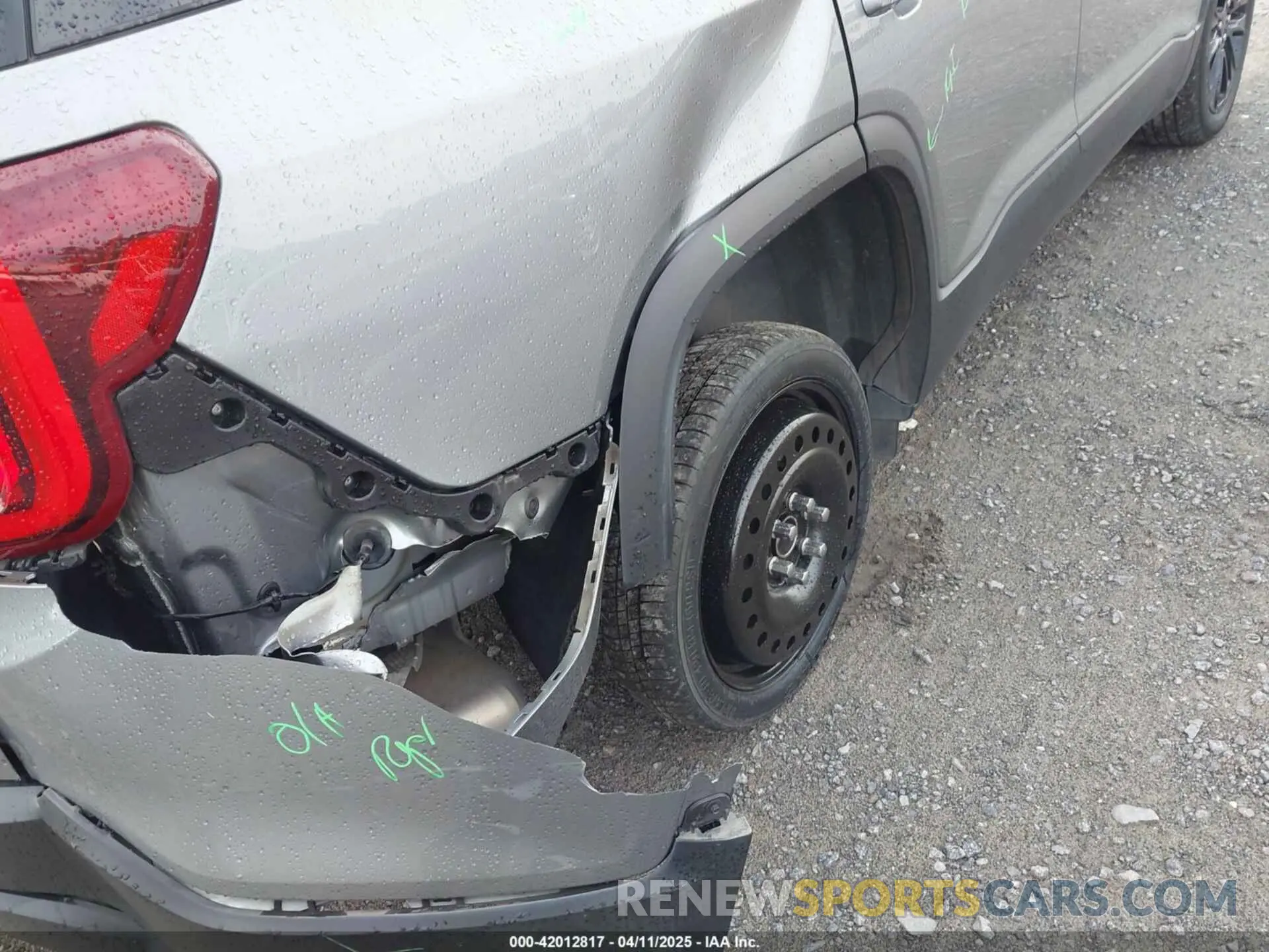 6 Photograph of a damaged car 1GKKNMLS4PZ217270 GMC ACADIA 2023