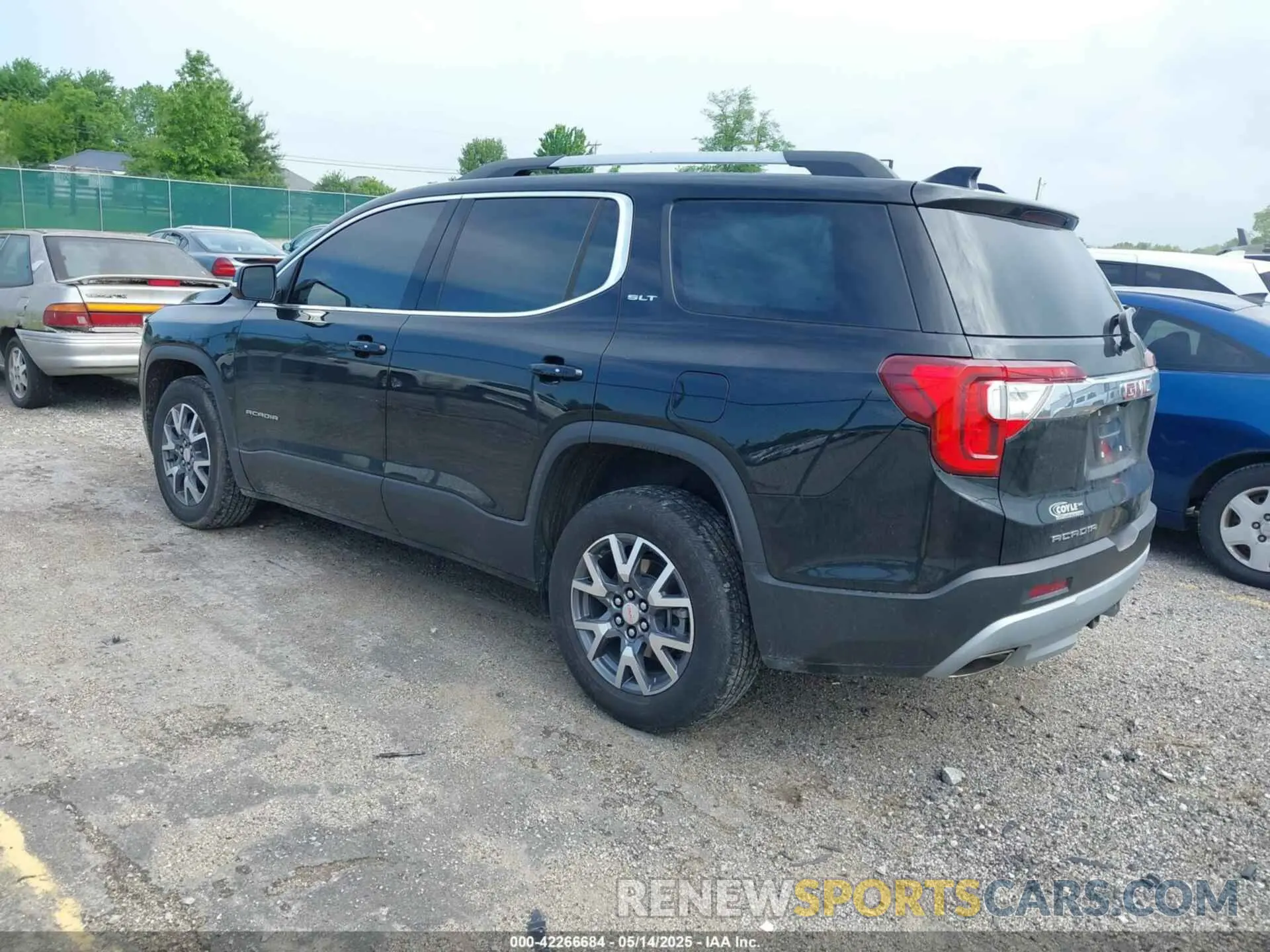 3 Photograph of a damaged car 1GKKNMLS5PZ251525 GMC ACADIA 2023