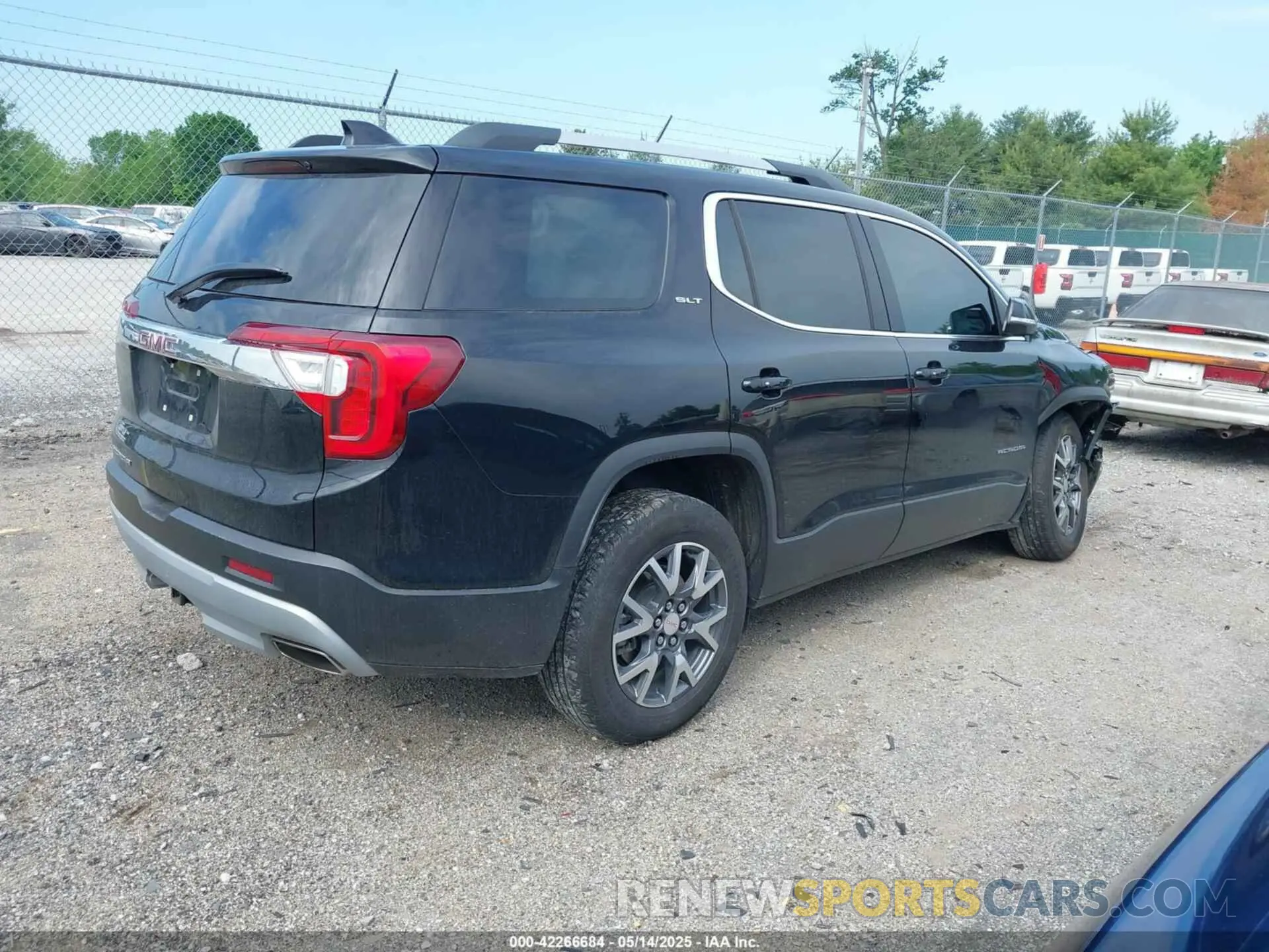 4 Photograph of a damaged car 1GKKNMLS5PZ251525 GMC ACADIA 2023
