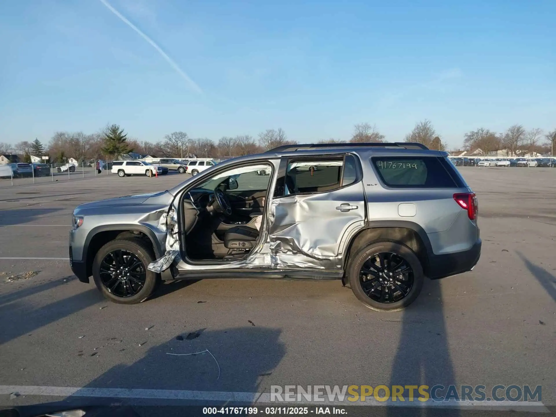 15 Photograph of a damaged car 1GKKNMLS8PZ212914 GMC ACADIA 2023