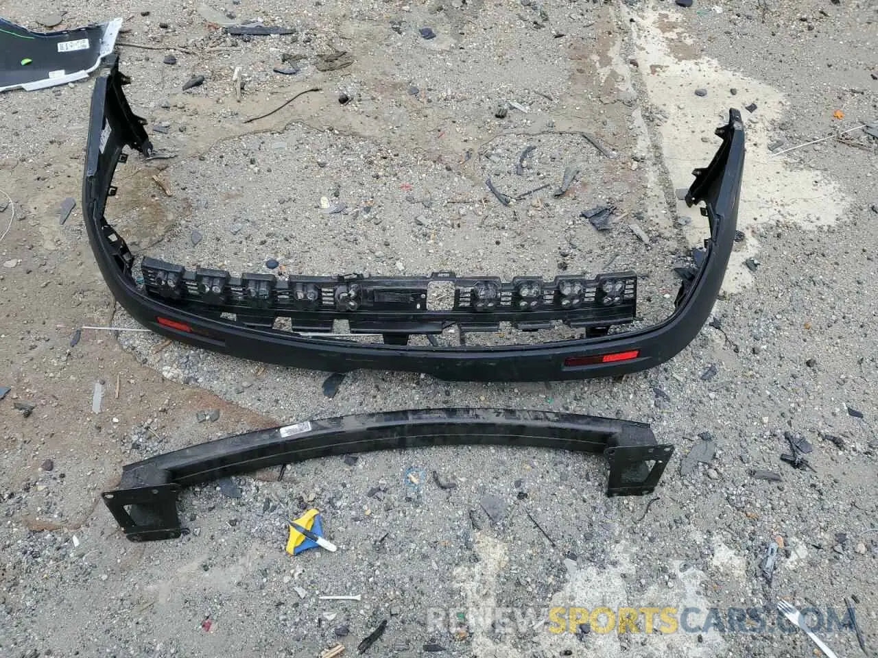 15 Photograph of a damaged car 1GKKNRL41PZ238009 GMC ACADIA 2023