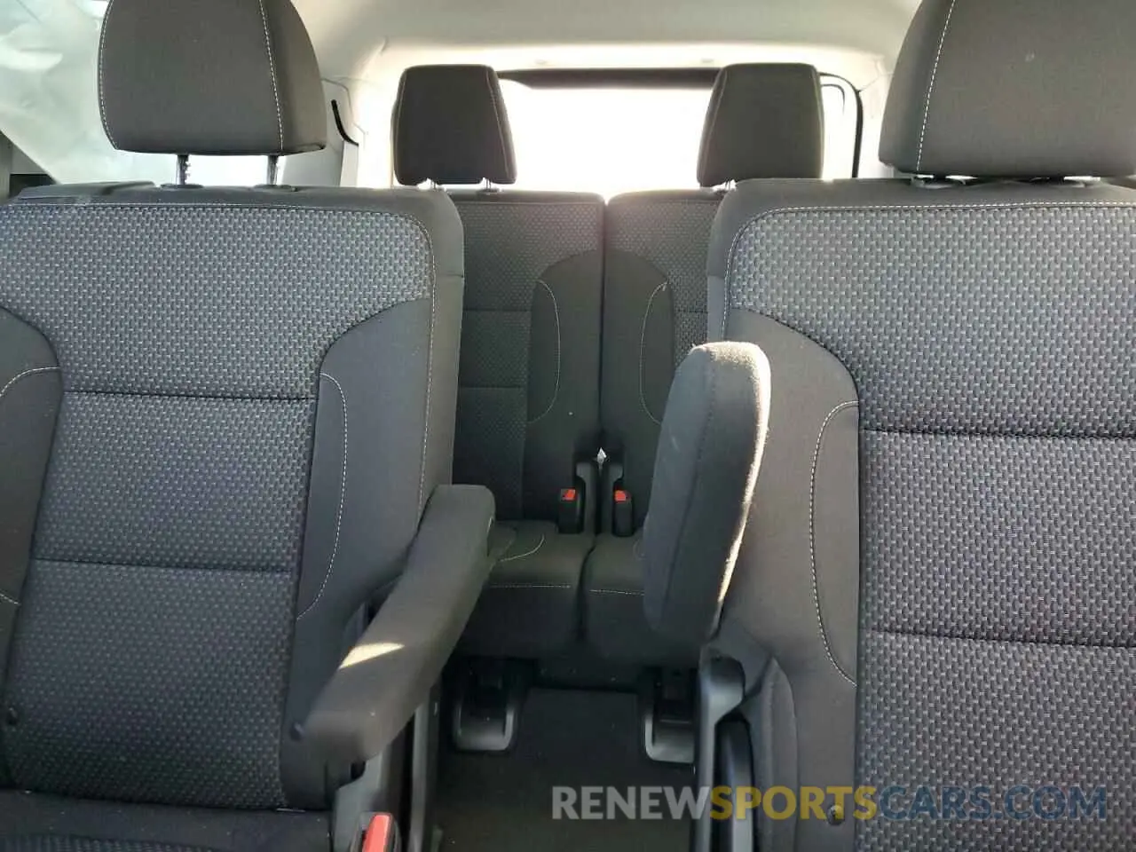 10 Фотография поврежденного автомобиля 1GKKNRL44PZ138549 GMC ACADIA 2023