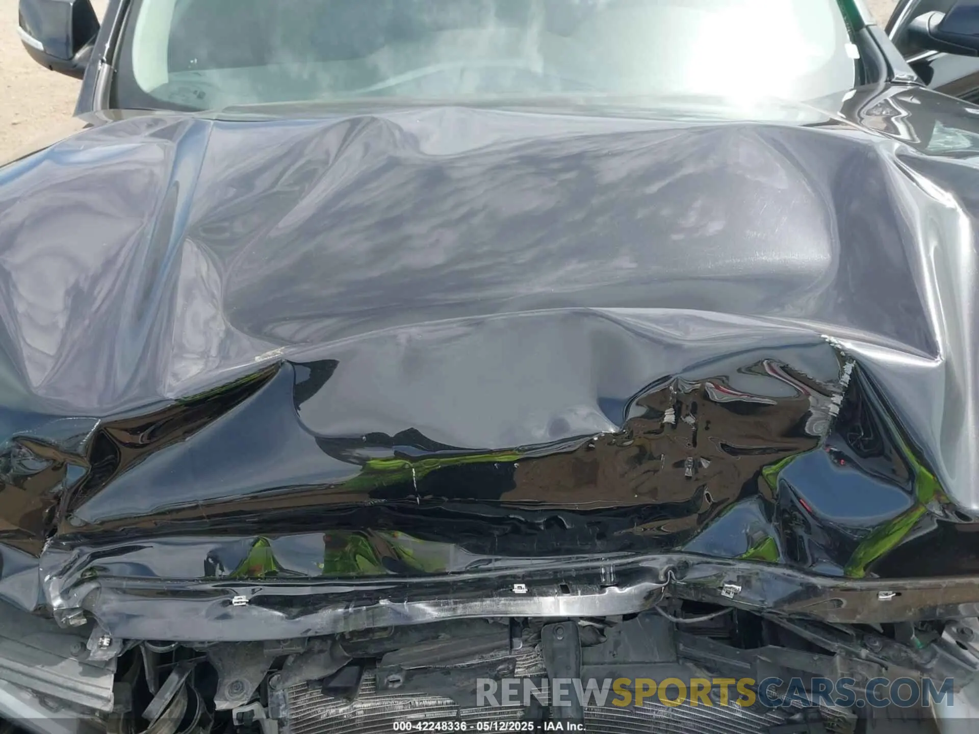 10 Photograph of a damaged car 1GKKNUL40PZ149874 GMC ACADIA 2023