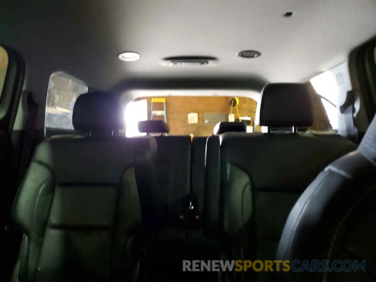 10 Photograph of a damaged car 1GKKNUL41PZ125468 GMC ACADIA 2023