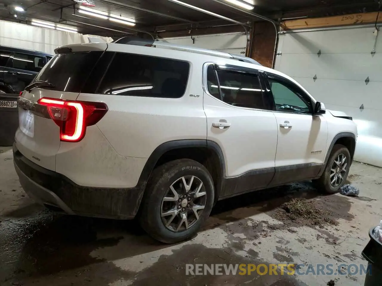 3 Photograph of a damaged car 1GKKNUL41PZ125468 GMC ACADIA 2023