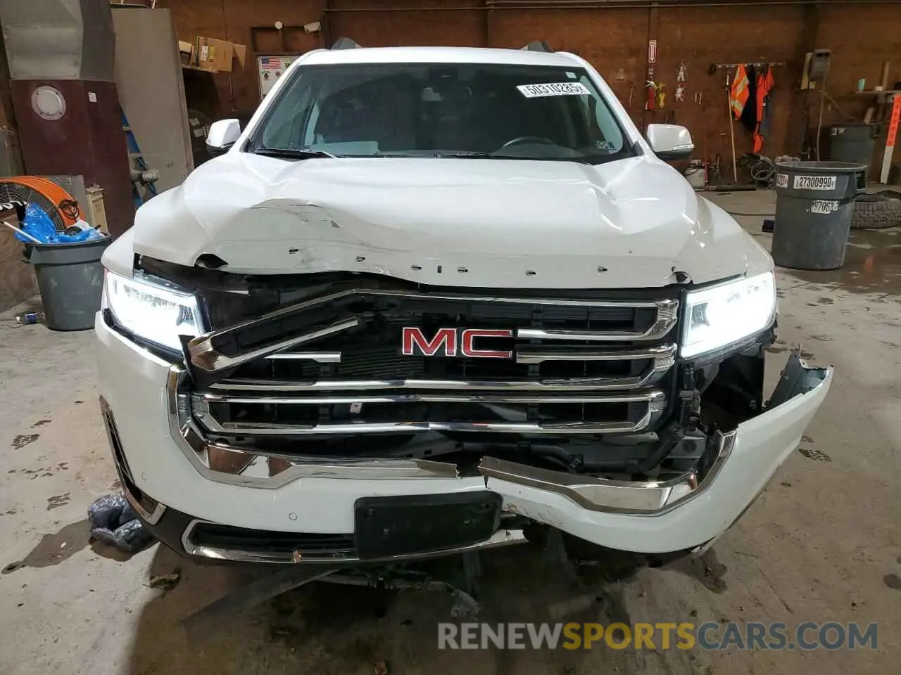 5 Photograph of a damaged car 1GKKNUL41PZ125468 GMC ACADIA 2023