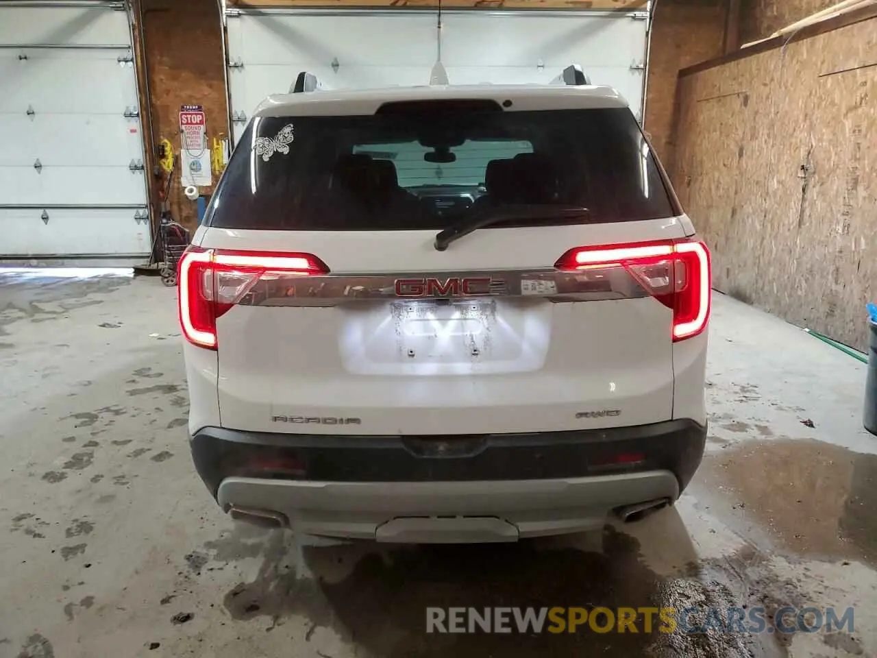 6 Photograph of a damaged car 1GKKNUL41PZ125468 GMC ACADIA 2023