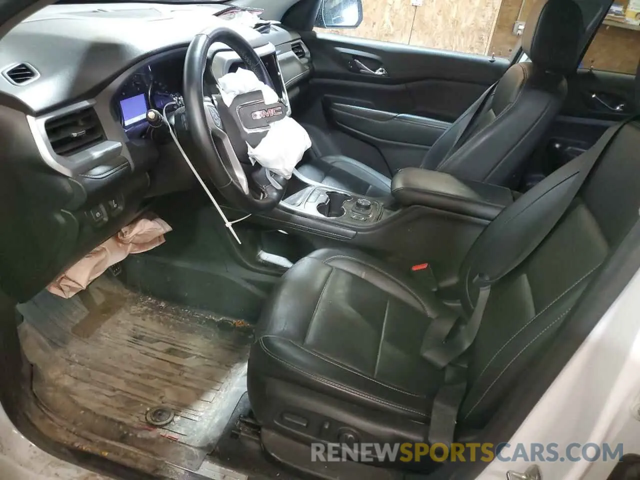 7 Photograph of a damaged car 1GKKNUL41PZ125468 GMC ACADIA 2023