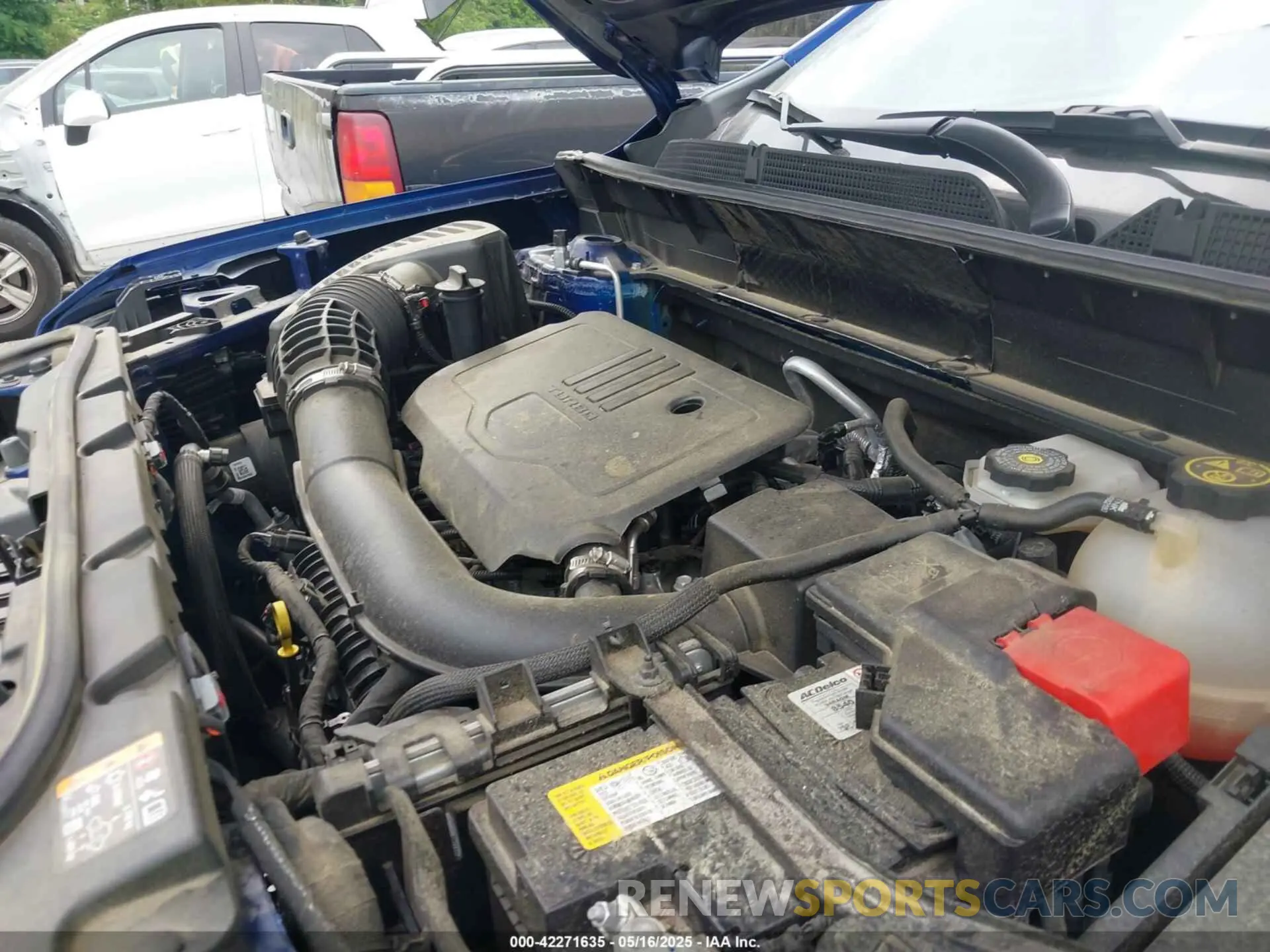 10 Photograph of a damaged car 1GKKNUL45PZ234113 GMC ACADIA 2023