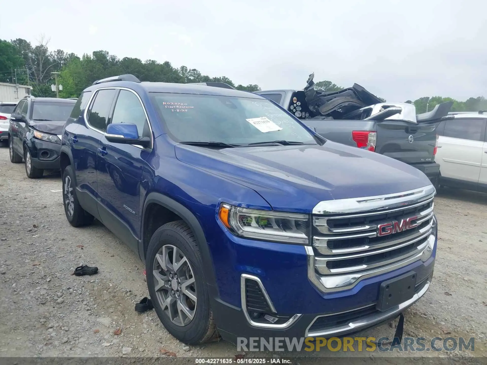 12 Photograph of a damaged car 1GKKNUL45PZ234113 GMC ACADIA 2023