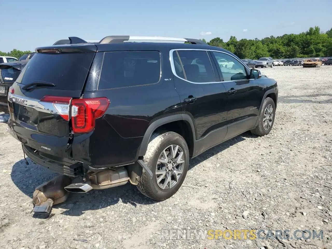3 Photograph of a damaged car 1GKKNUL46PZ173578 GMC ACADIA 2023