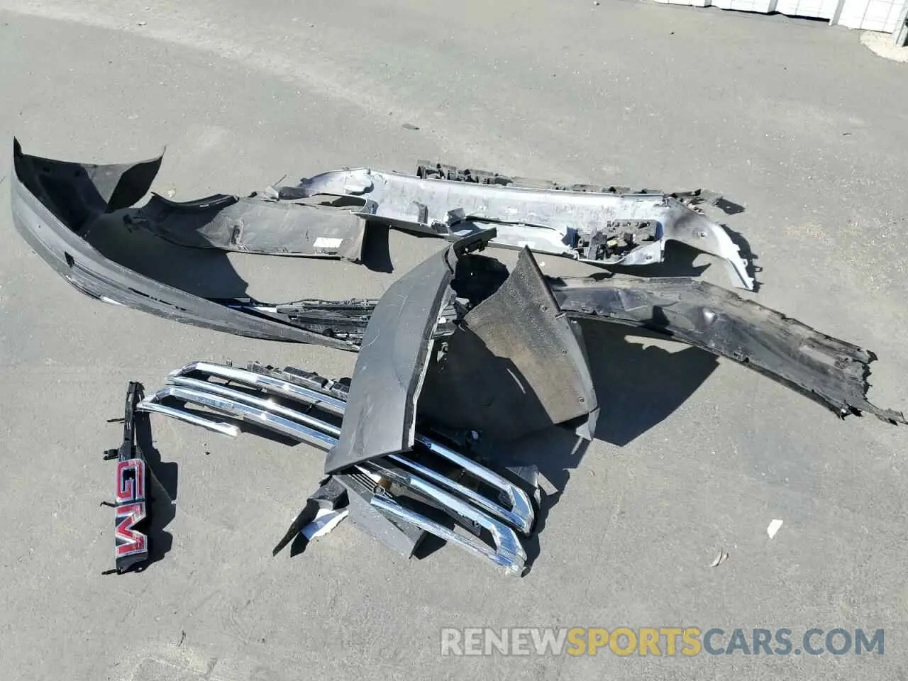 13 Photograph of a damaged car 1GKKNUL47PZ250684 GMC ACADIA 2023