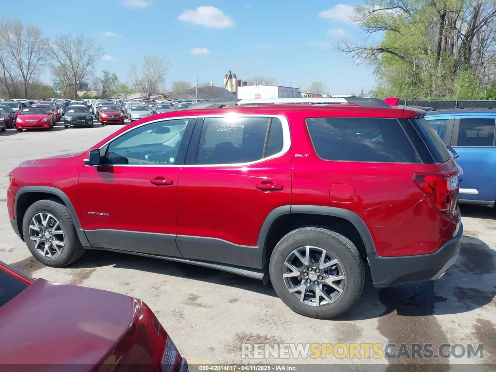 14 Photograph of a damaged car 1GKKNUL49PZ200966 GMC ACADIA 2023