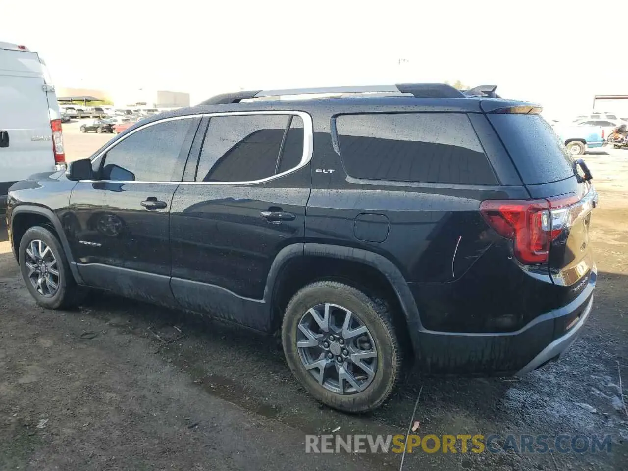 2 Photograph of a damaged car 1GKKNUL4XPZ208462 GMC ACADIA 2023