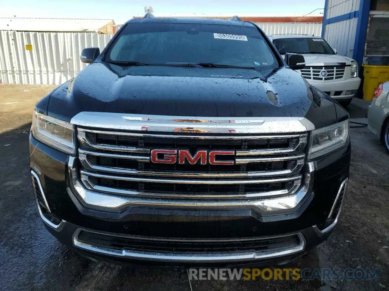 5 Photograph of a damaged car 1GKKNUL4XPZ208462 GMC ACADIA 2023