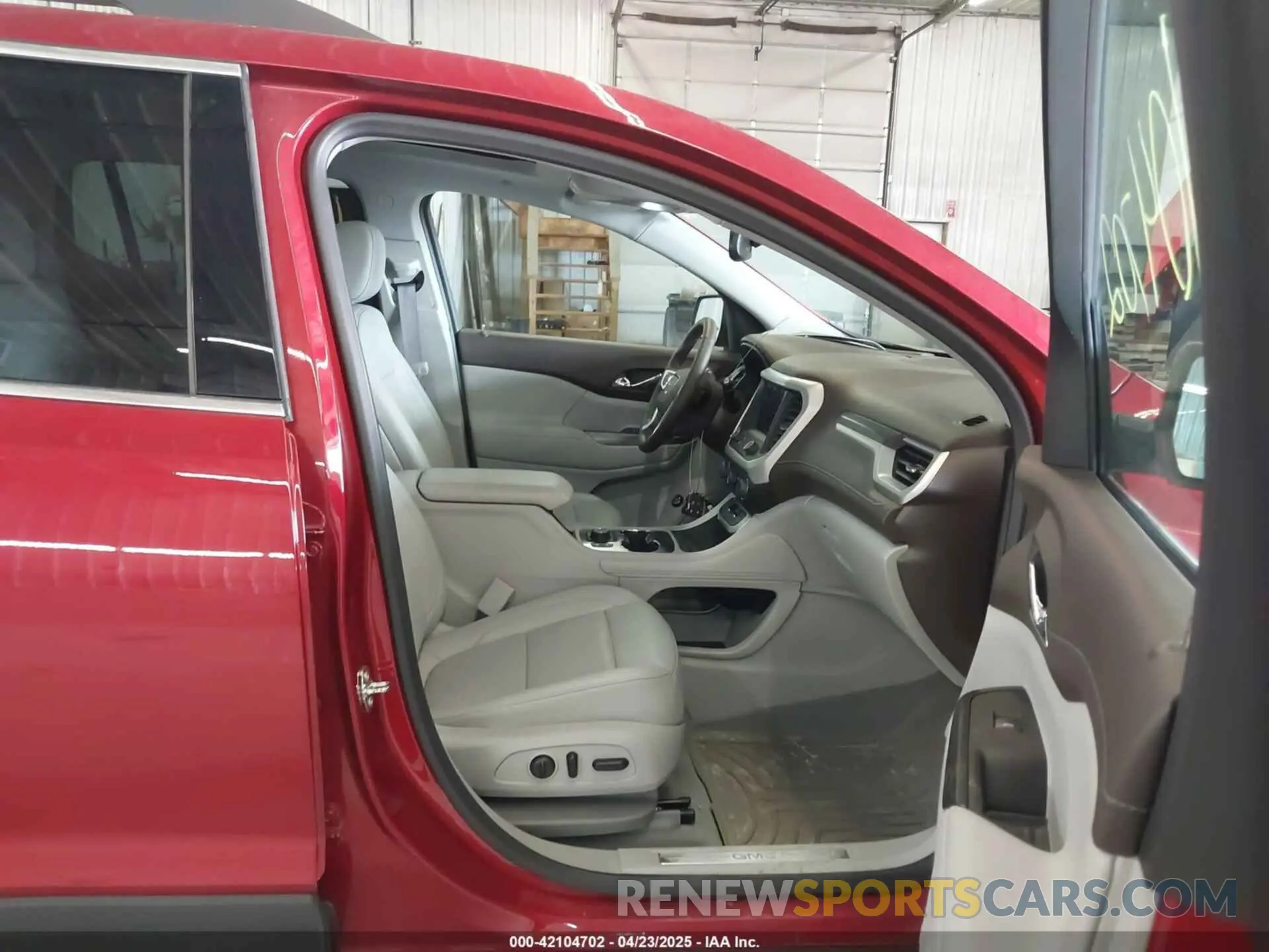 5 Photograph of a damaged car 1GKKNULS2PZ220880 GMC ACADIA 2023