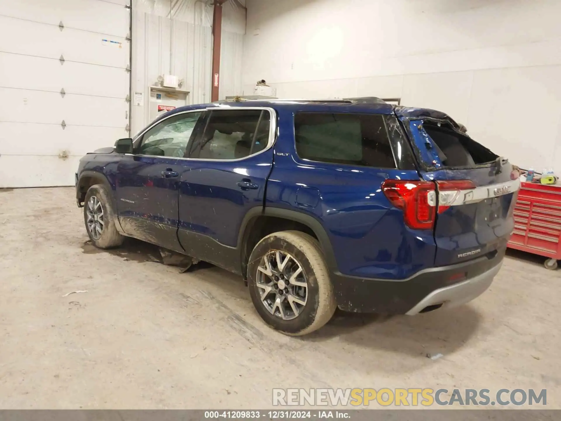 3 Photograph of a damaged car 1GKKNULS3PZ232990 GMC ACADIA 2023