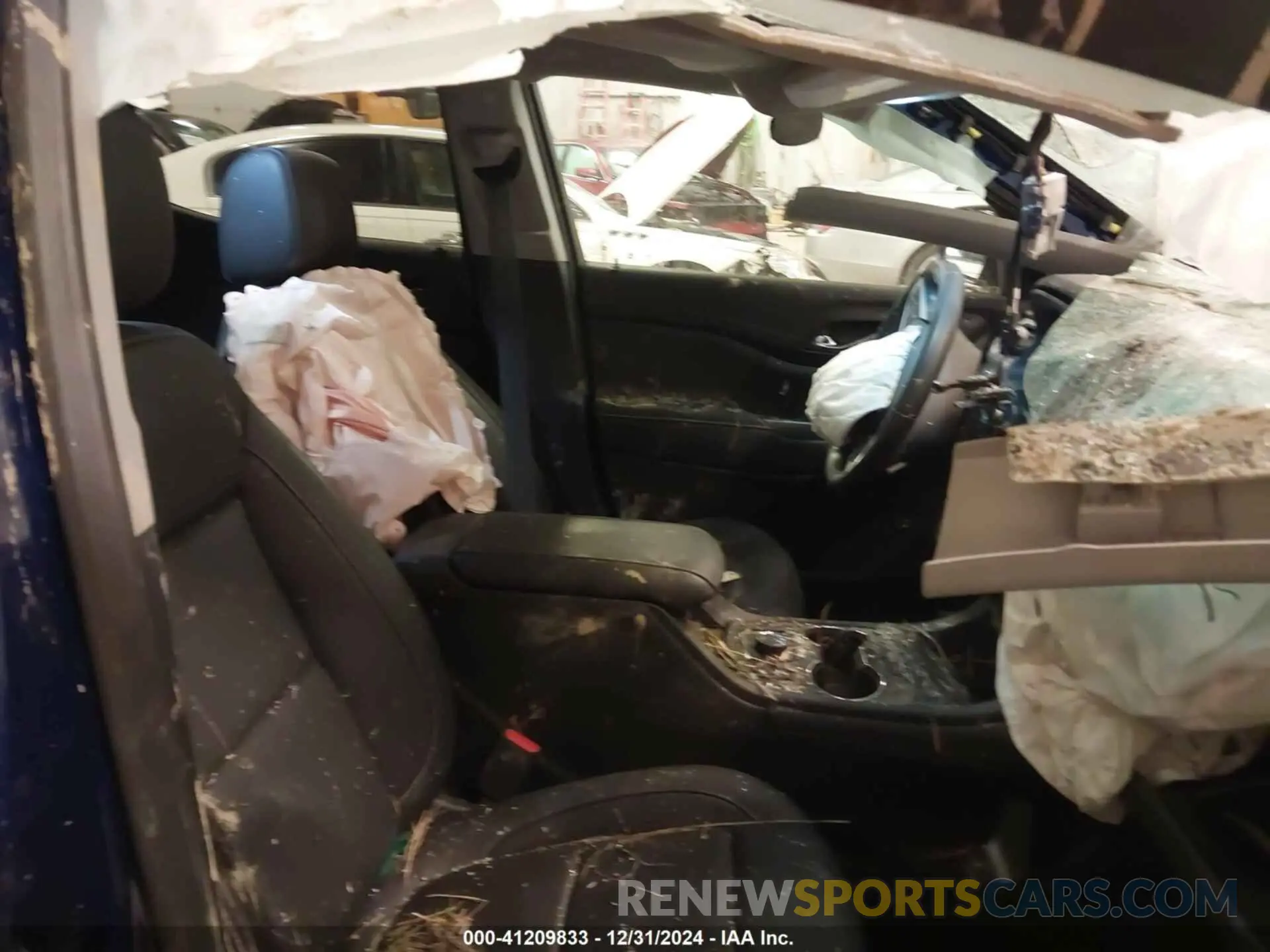 5 Photograph of a damaged car 1GKKNULS3PZ232990 GMC ACADIA 2023
