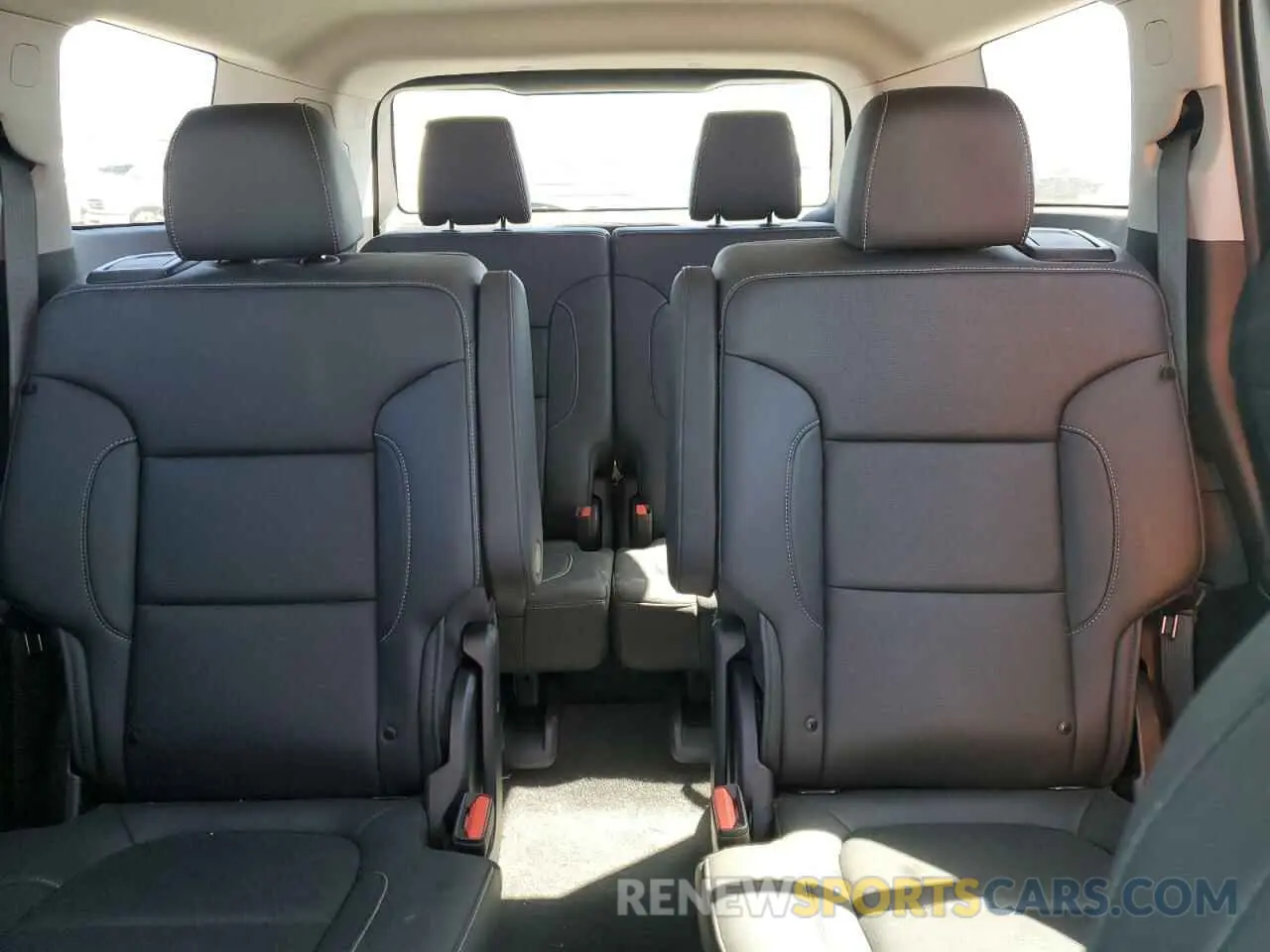 10 Photograph of a damaged car 1GKKNULS6PZ243272 GMC ACADIA 2023