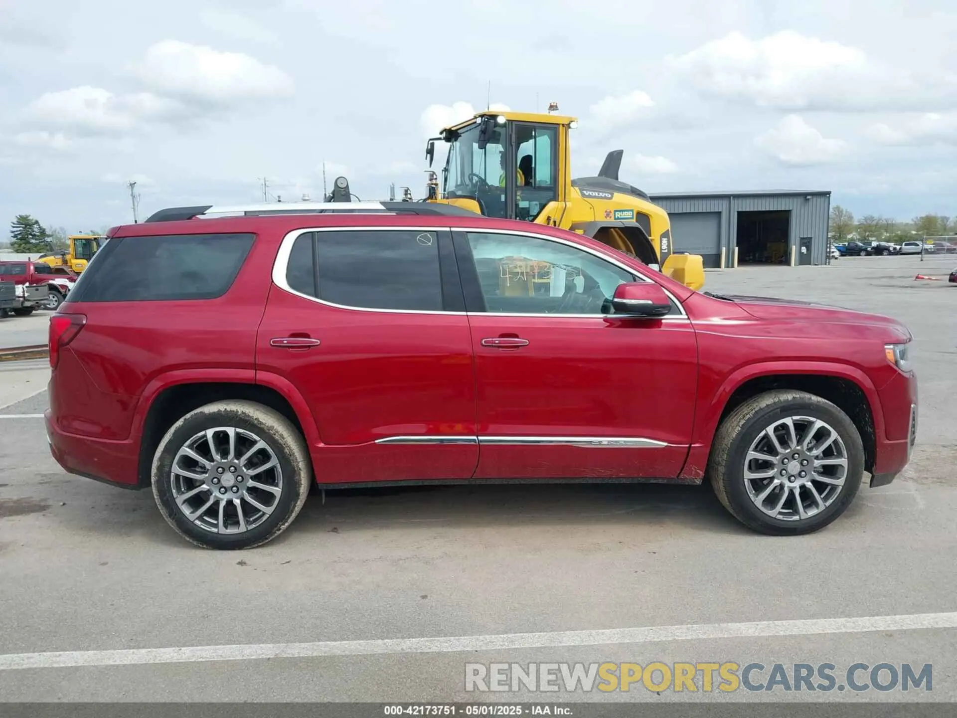 13 Photograph of a damaged car 1GKKNXL47PZ125749 GMC ACADIA 2023