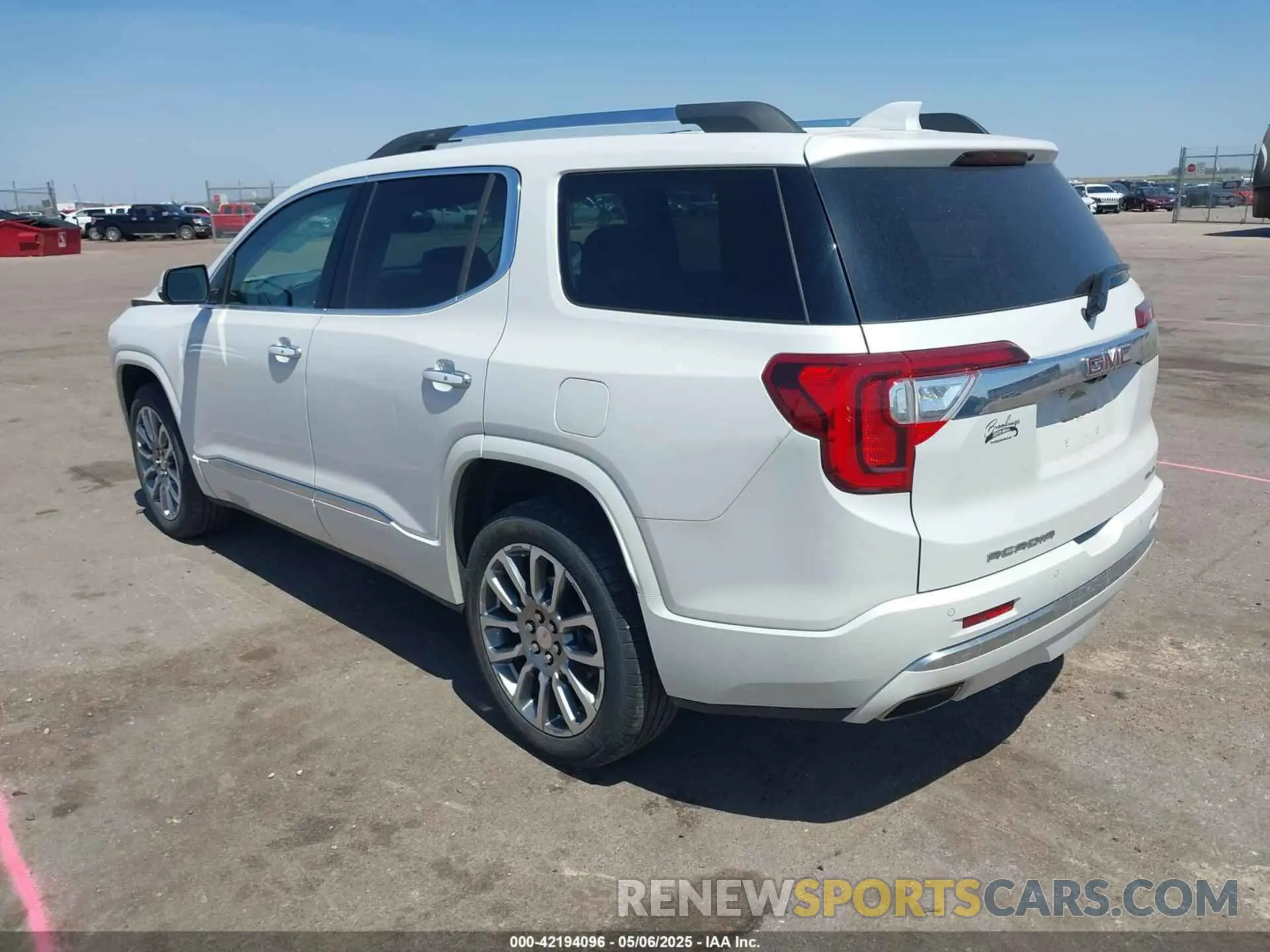 3 Фотография поврежденного автомобиля 1GKKNXLS0PZ106734 GMC ACADIA 2023
