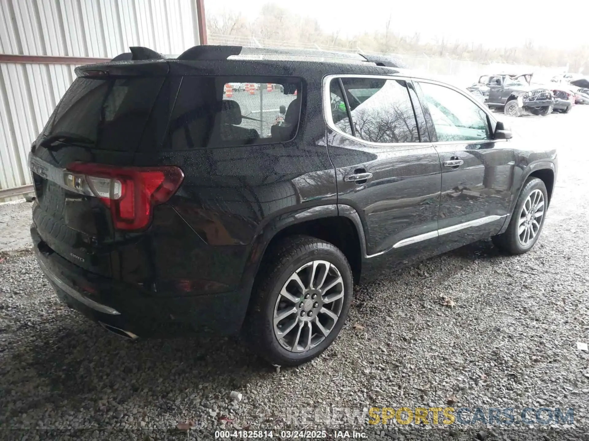 4 Photograph of a damaged car 1GKKNXLS5PZ212399 GMC ACADIA 2023