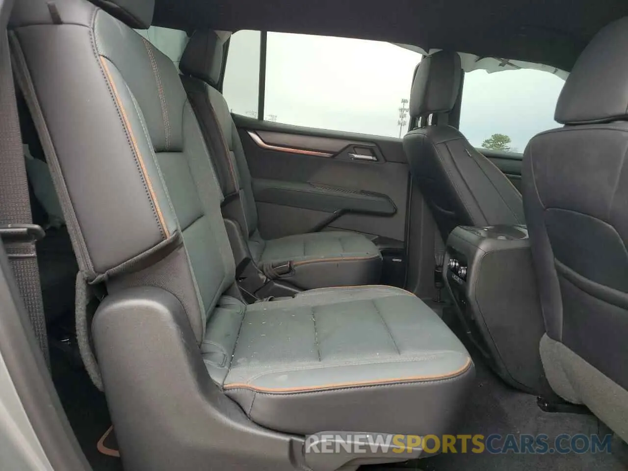 11 Photograph of a damaged car 1GKENPKS5RJ159106 GMC ACADIA 2024