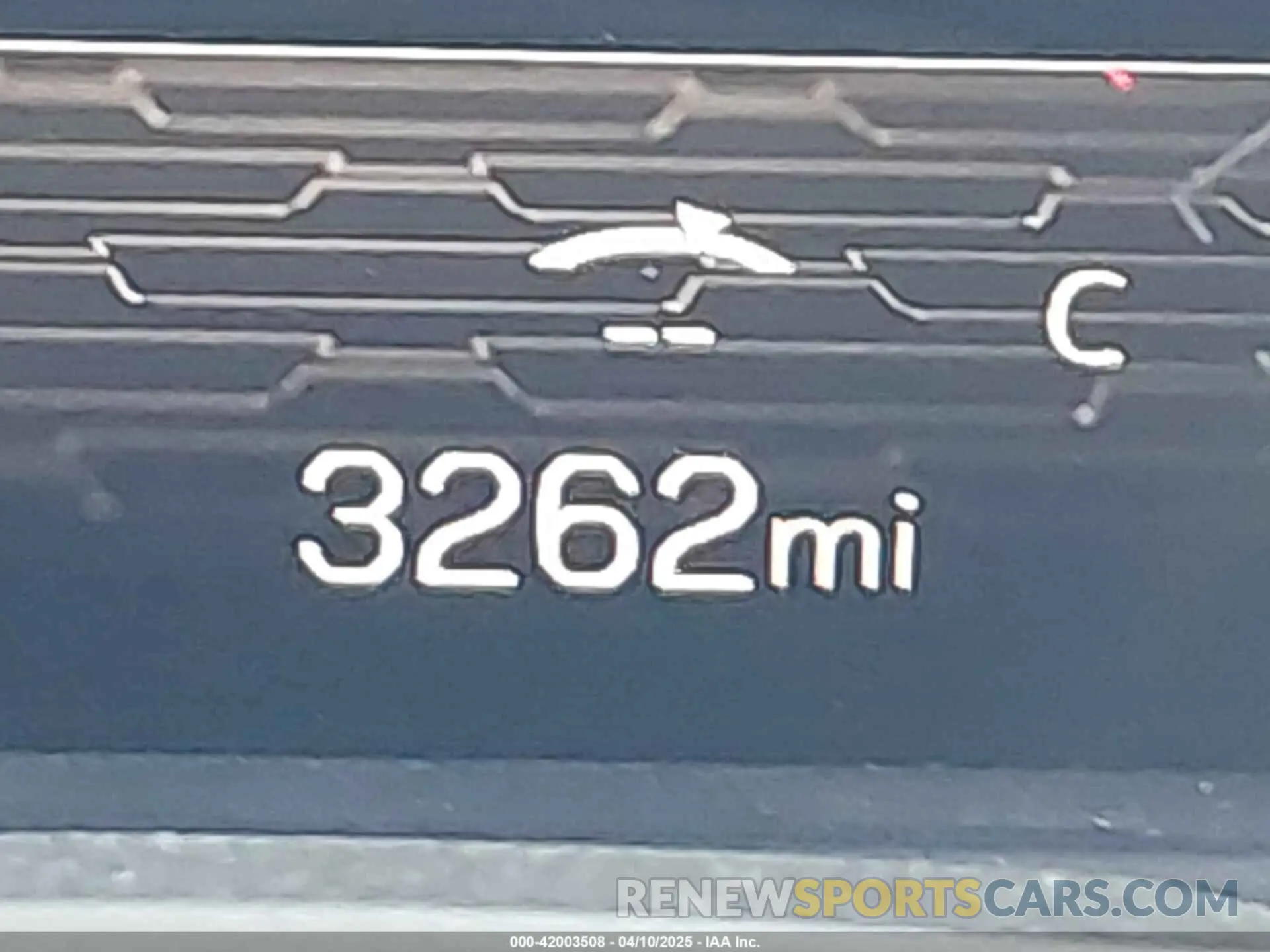 15 Photograph of a damaged car 1GKENPKSXRJ162809 GMC ACADIA 2024