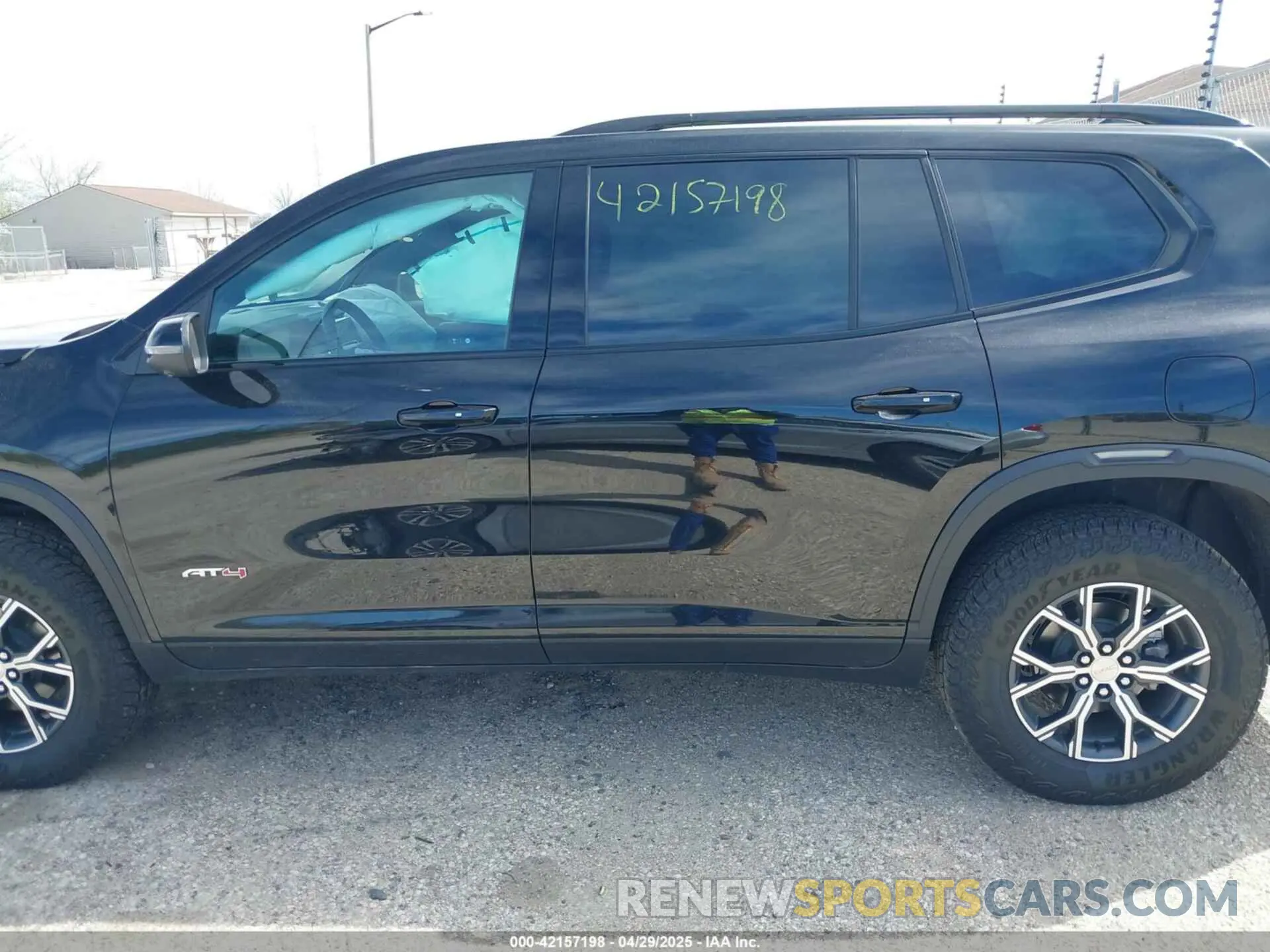 14 Photograph of a damaged car 1GKENPKSXRJ216934 GMC ACADIA 2024