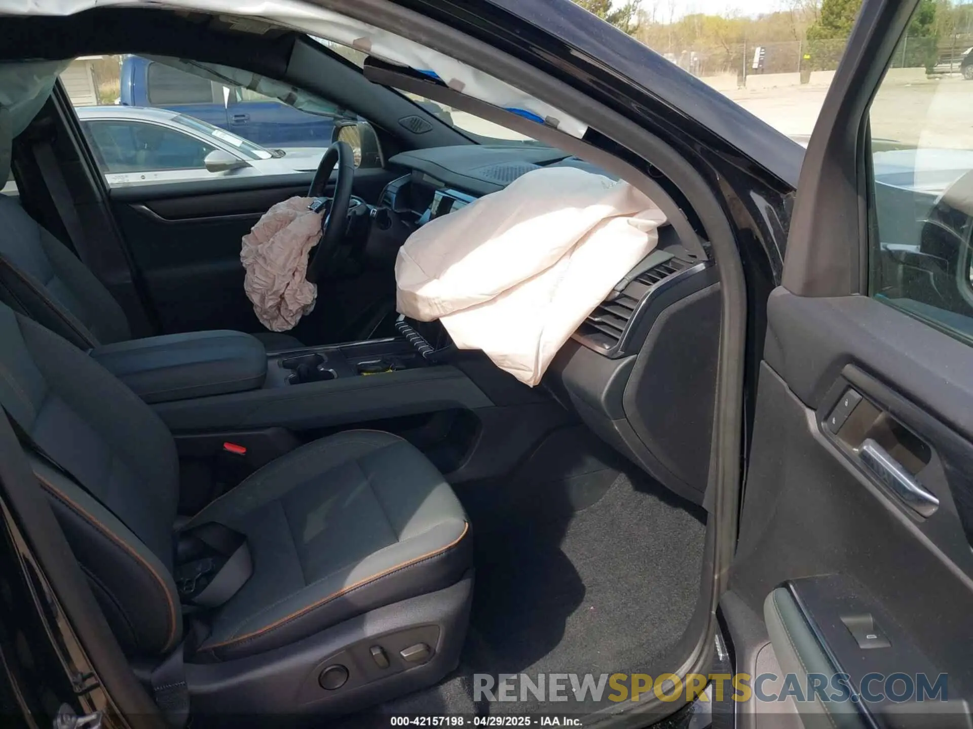 5 Photograph of a damaged car 1GKENPKSXRJ216934 GMC ACADIA 2024