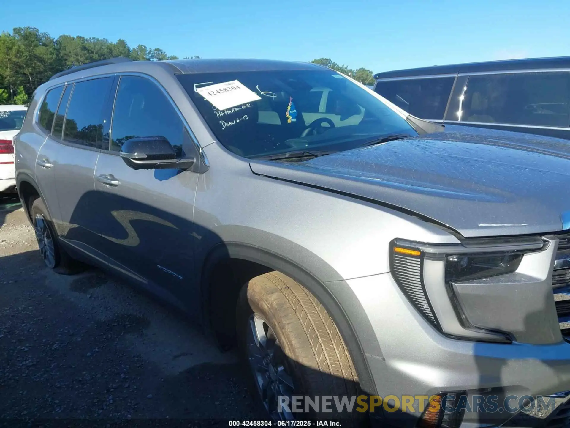 12 Photograph of a damaged car 1GKENKRS0SJ155866 GMC ACADIA 2025