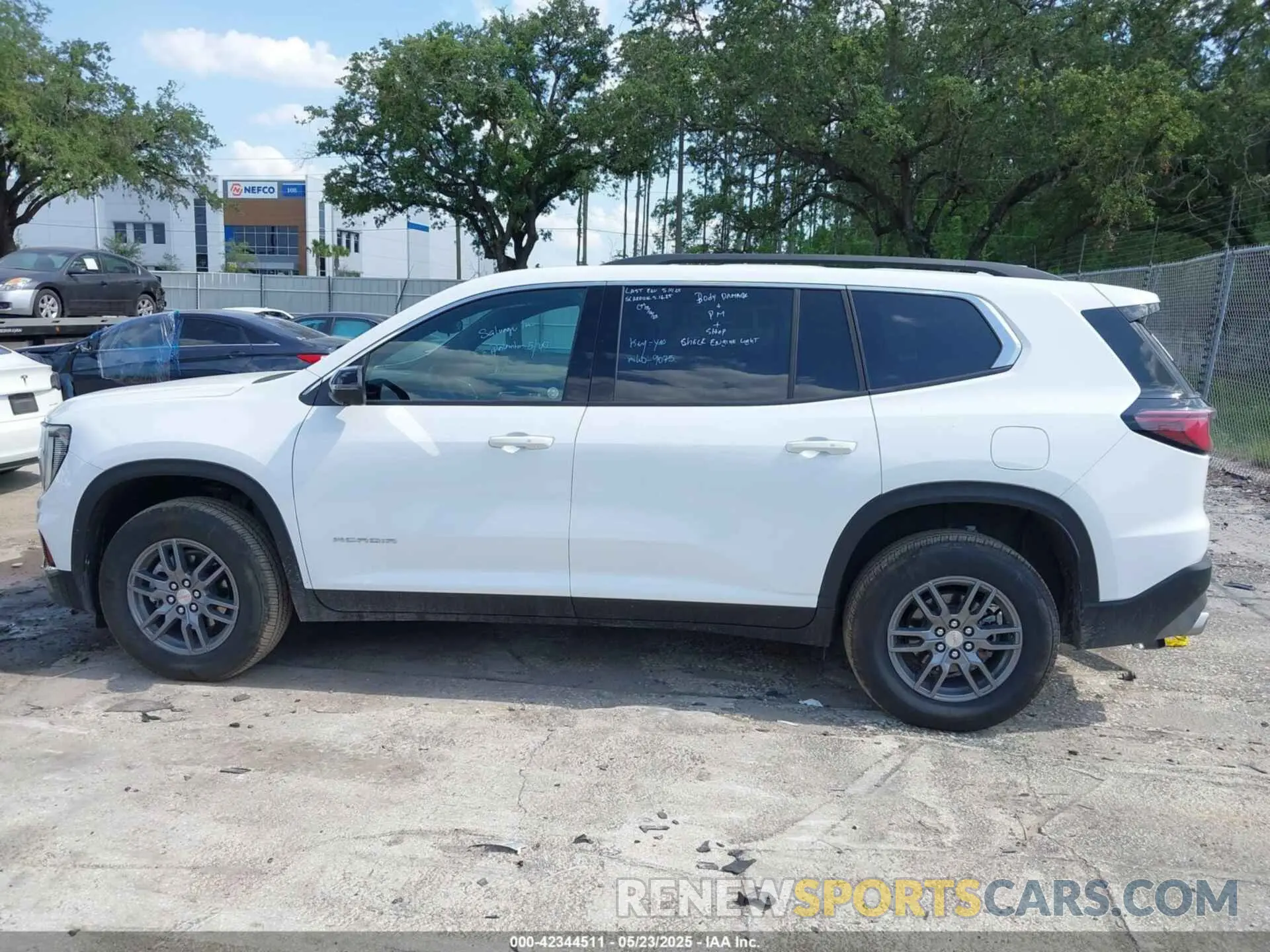 13 Photograph of a damaged car 1GKENKRS2SJ161183 GMC ACADIA 2025