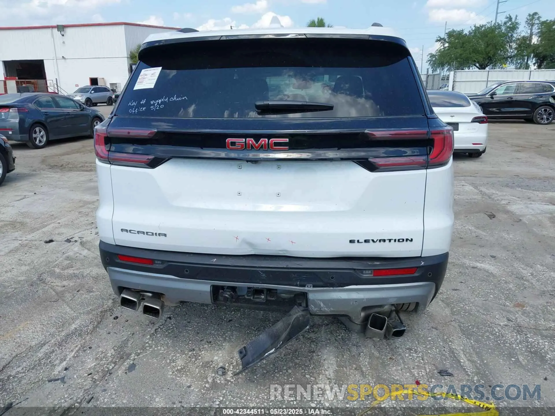 6 Photograph of a damaged car 1GKENKRS2SJ161183 GMC ACADIA 2025