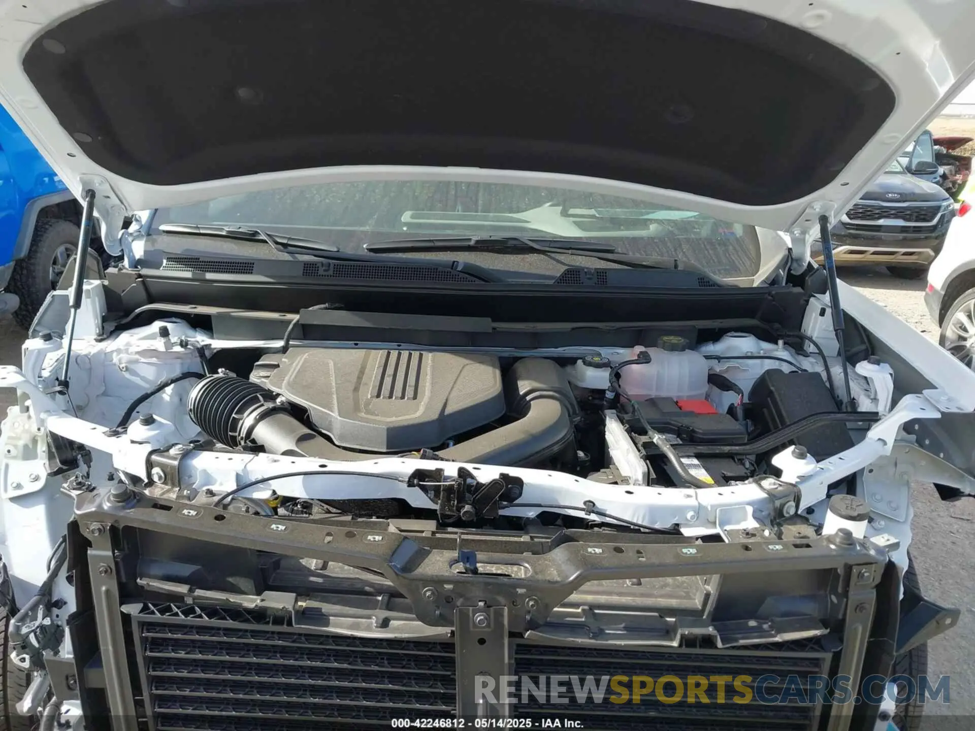 10 Photograph of a damaged car 1GKENKRS3SJ117886 GMC ACADIA 2025