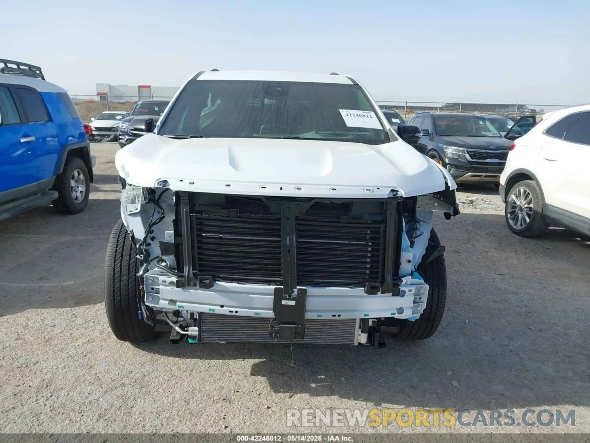 13 Photograph of a damaged car 1GKENKRS3SJ117886 GMC ACADIA 2025