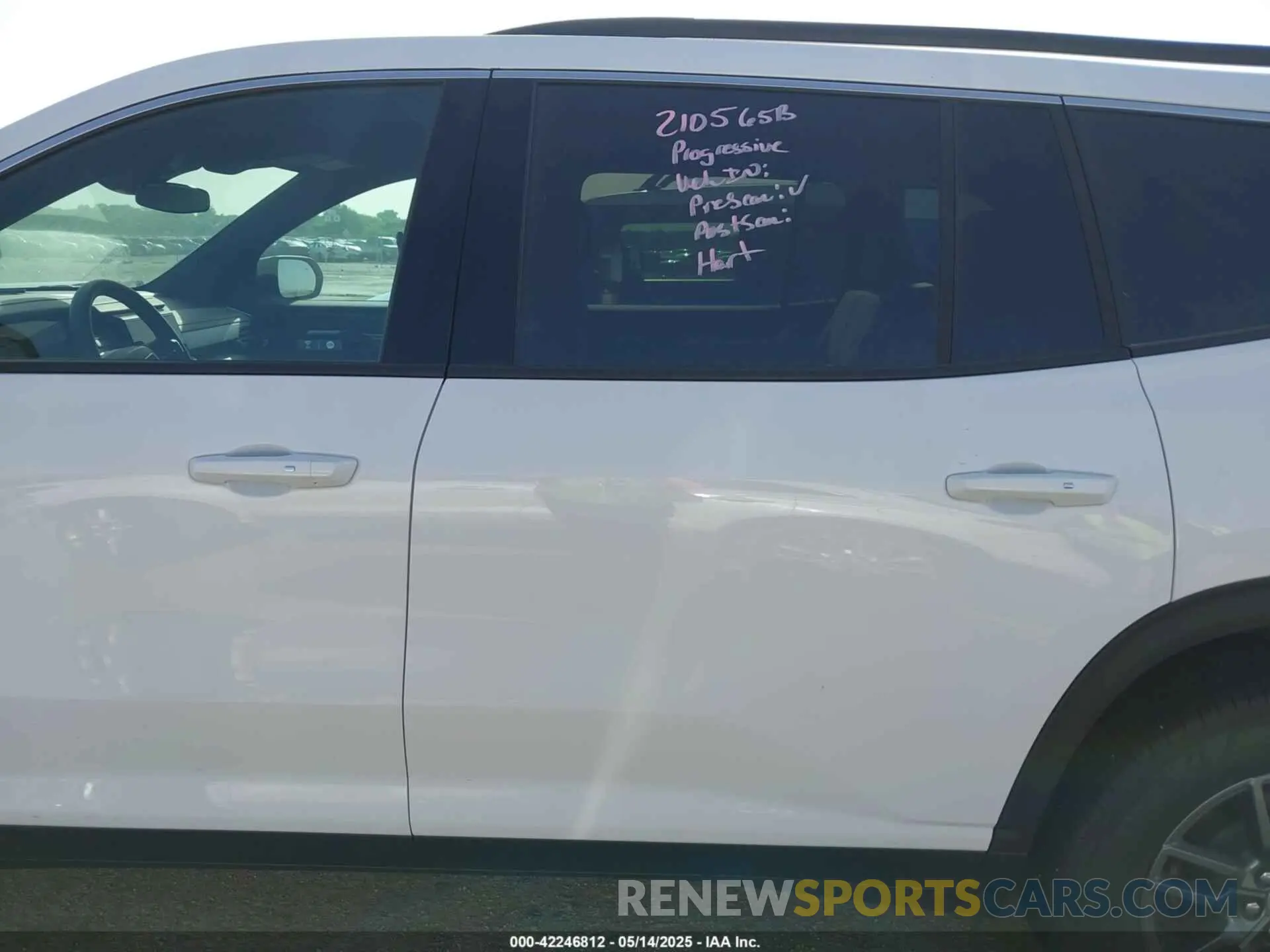 15 Photograph of a damaged car 1GKENKRS3SJ117886 GMC ACADIA 2025