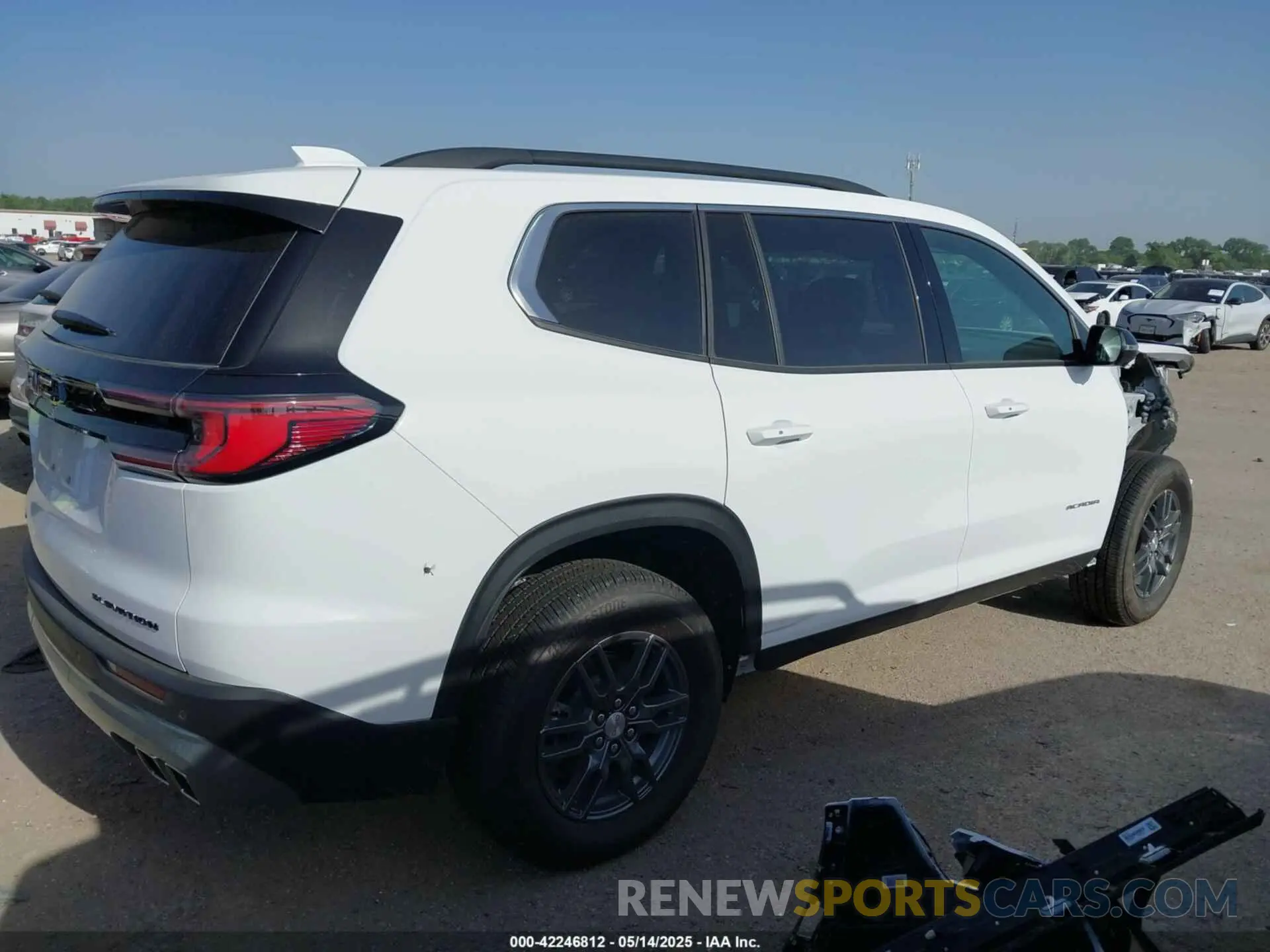 4 Photograph of a damaged car 1GKENKRS3SJ117886 GMC ACADIA 2025