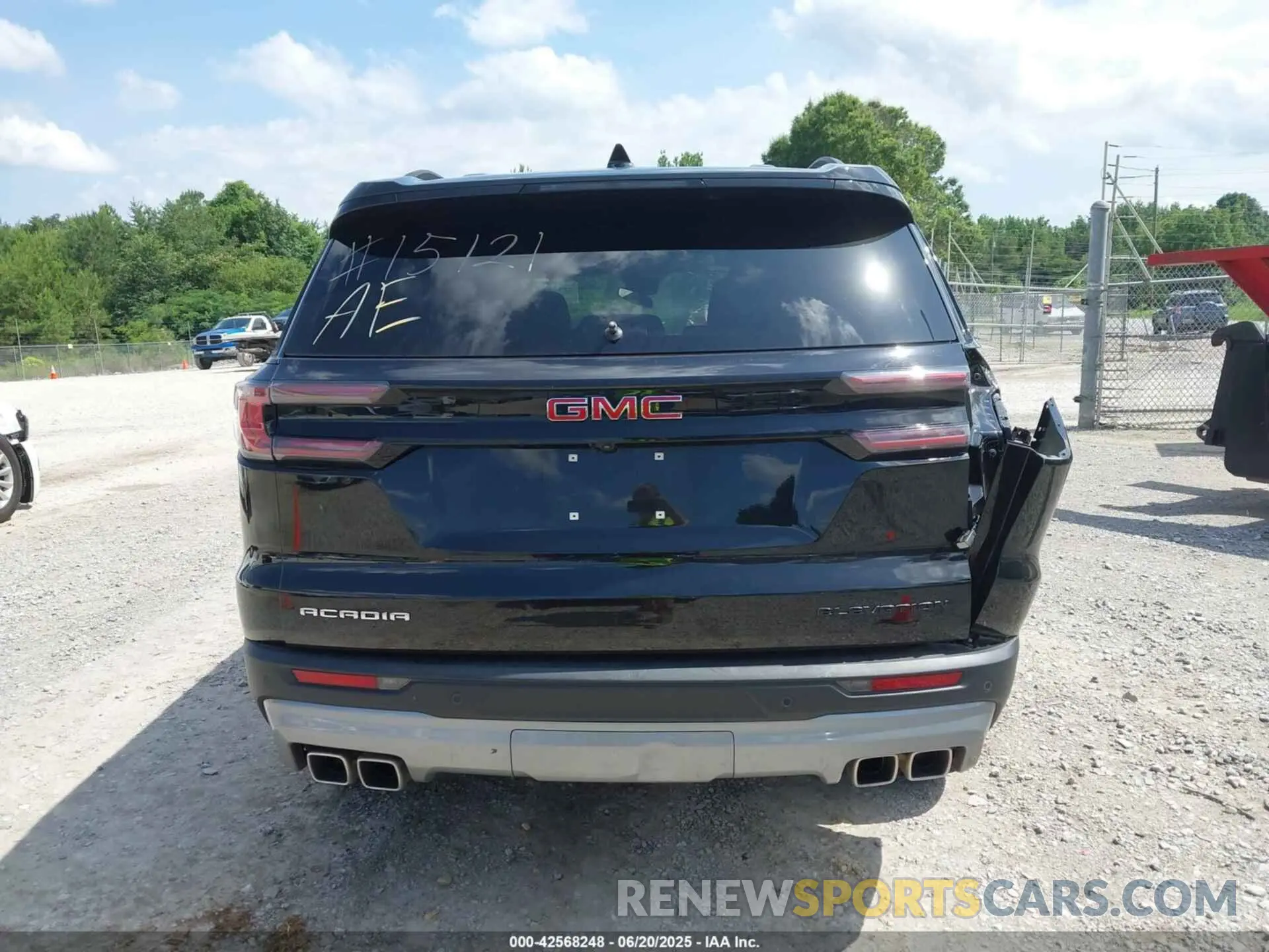 17 Photograph of a damaged car 1GKENKRS4SJ155580 GMC ACADIA 2025