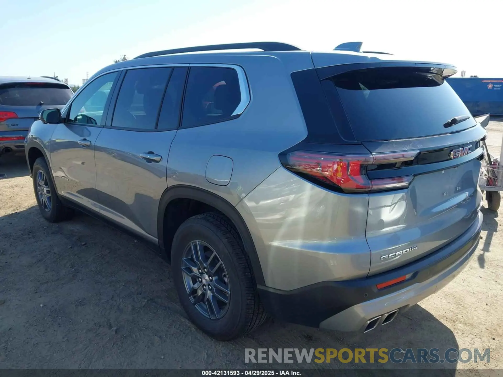 3 Фотография поврежденного автомобиля 1GKENKRS5SJ194324 GMC ACADIA 2025
