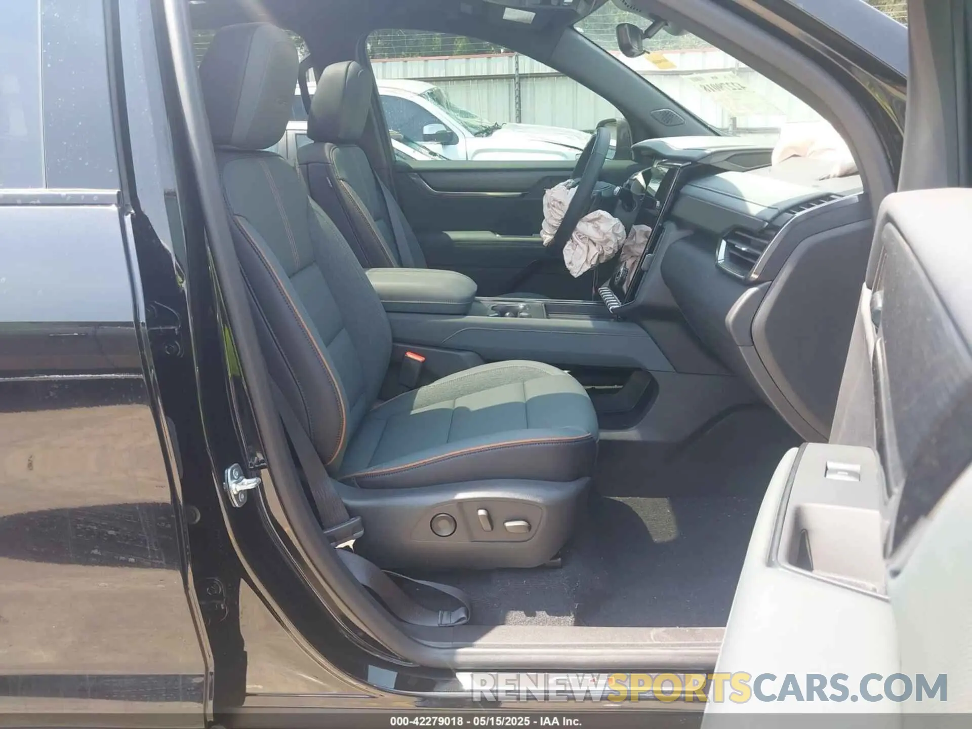 5 Фотография поврежденного автомобиля 1GKENPRS7SJ232231 GMC ACADIA 2025