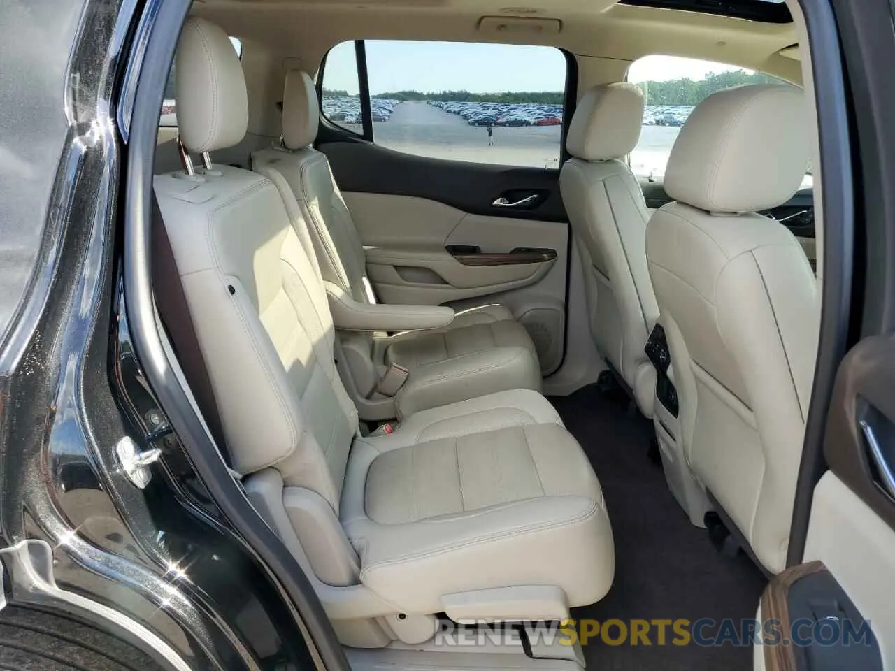 11 Photograph of a damaged car 1GKKNPLS0KZ253340 GMC ACADIA DEN 2019