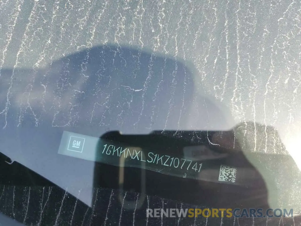 14 Photograph of a damaged car 1GKKNXLS1KZ107741 GMC ACADIA DEN 2019