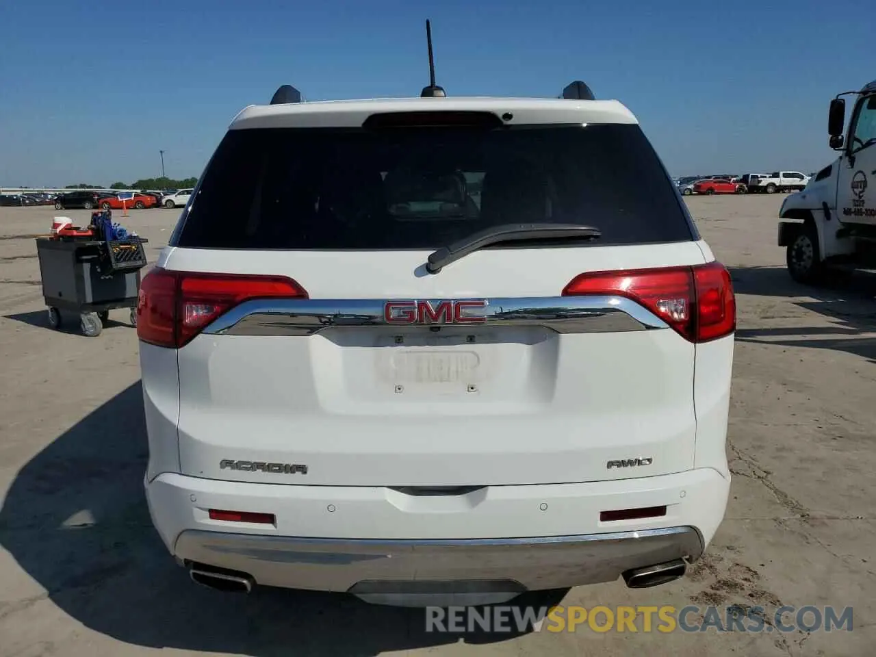 6 Photograph of a damaged car 1GKKNXLS6KZ185903 GMC ACADIA DEN 2019
