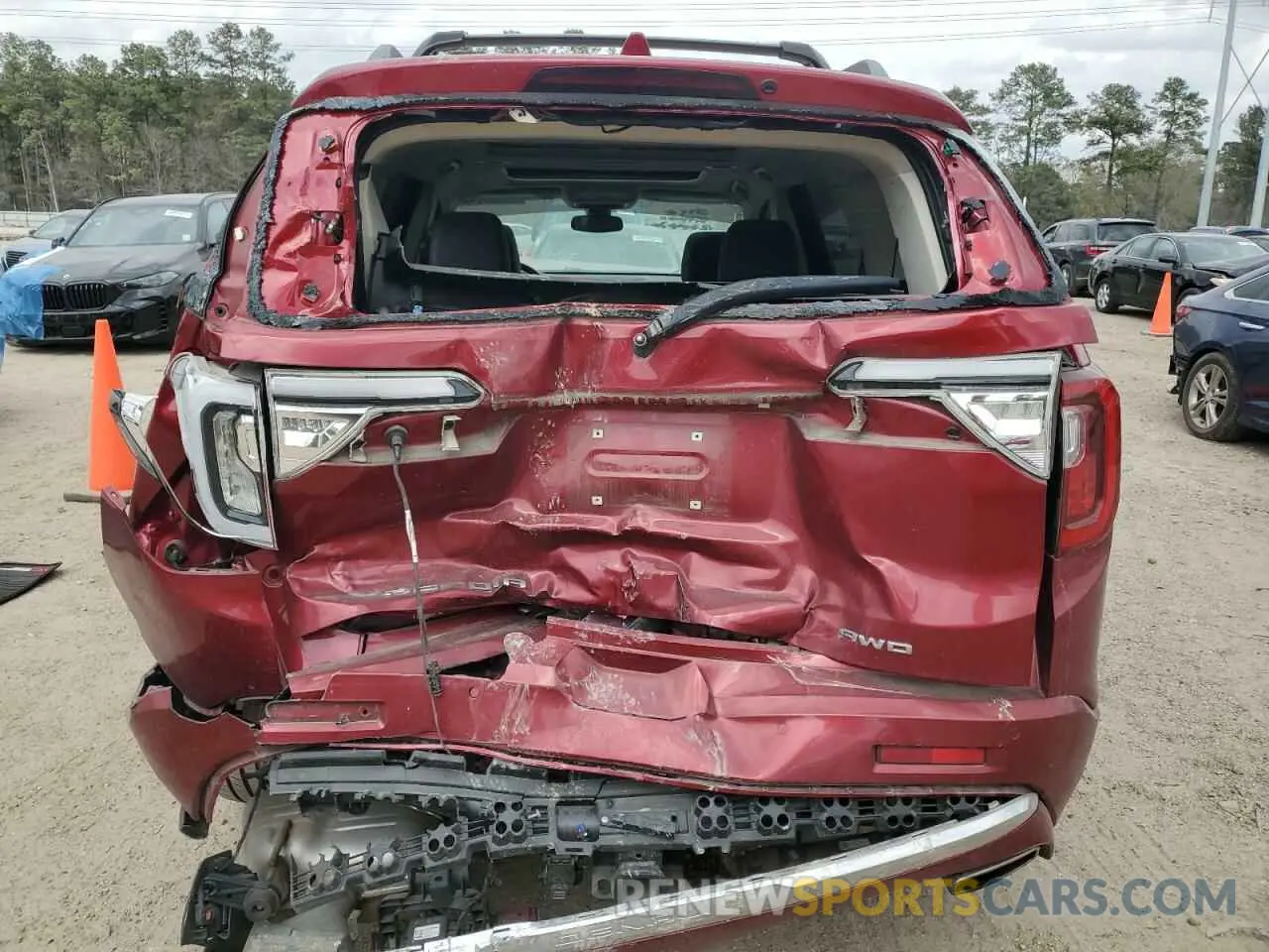 6 Photograph of a damaged car 1GKKNXLS8LZ206638 GMC ACADIA DEN 2020