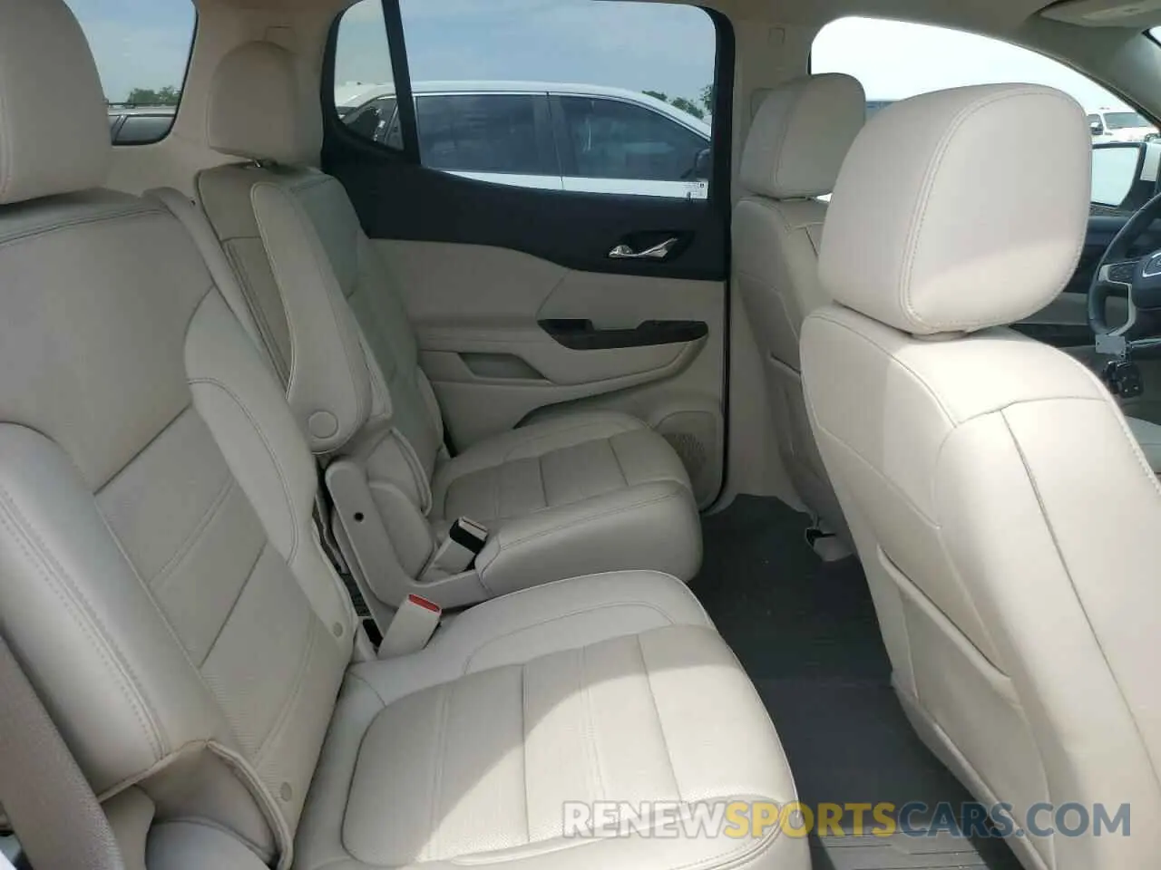 11 Photograph of a damaged car 1GKKNPLS2NZ165586 GMC ACADIA DEN 2022