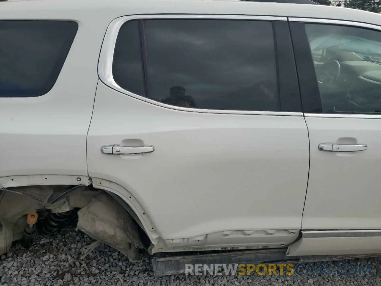 11 Photograph of a damaged car 1GKKNXLS1NZ121031 GMC ACADIA DEN 2022
