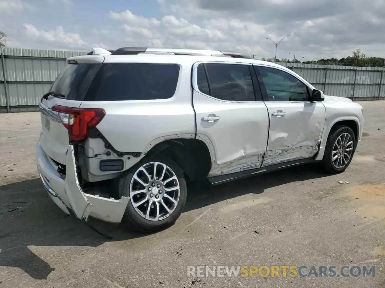 3 Фотография поврежденного автомобиля 1GKKNPLSXPZ102688 GMC ACADIA DEN 2023