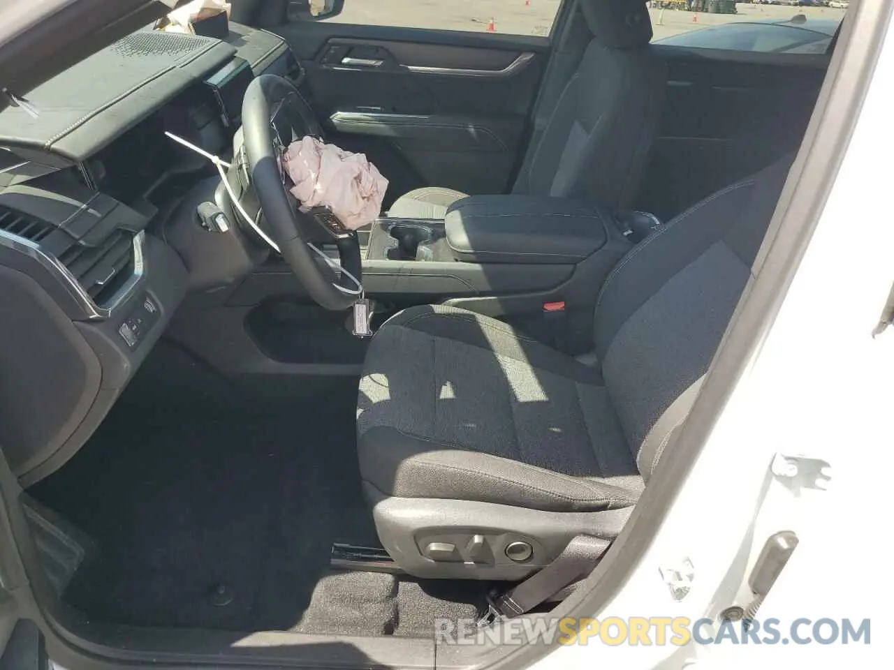 7 Photograph of a damaged car 1GKENKRSXSJ146897 GMC ACADIA ELE 2025