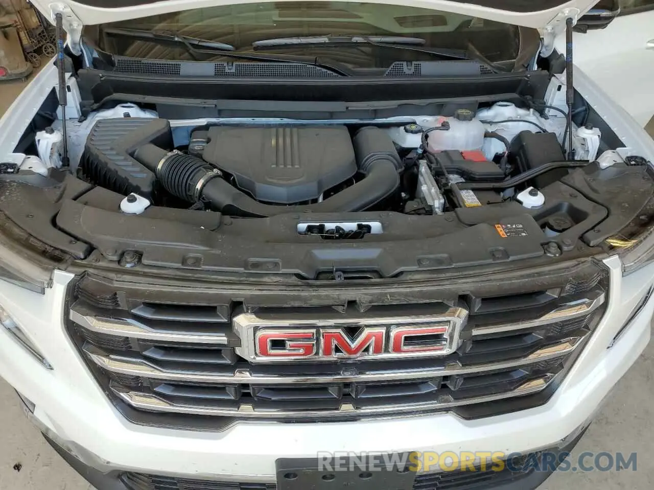 12 Photograph of a damaged car 1GKENKKS1RJ240588 GMC ACADIA UPL 2024