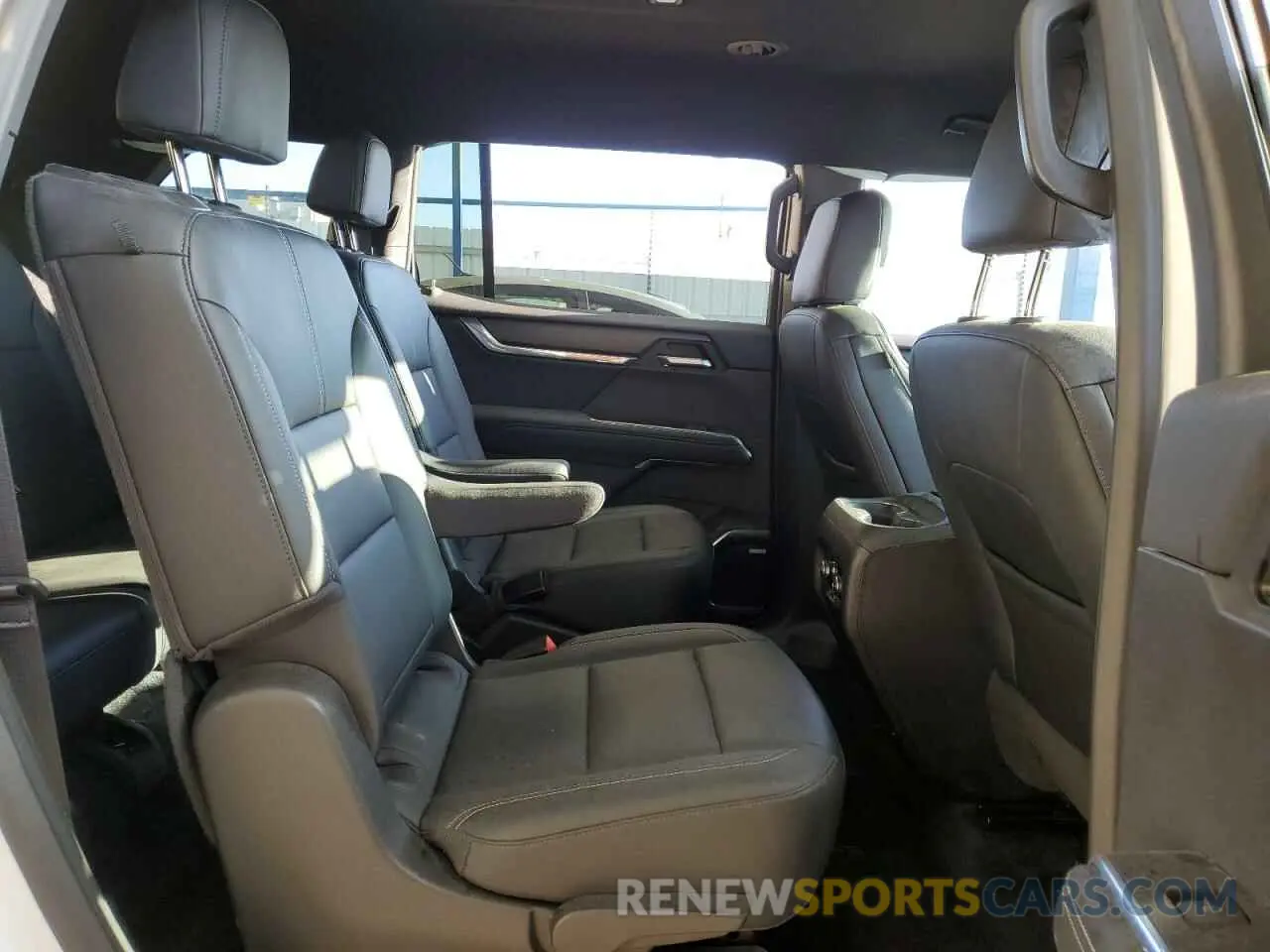 11 Фотография поврежденного автомобиля 1GKENNKS6RJ199473 GMC ACADIA UPL 2024